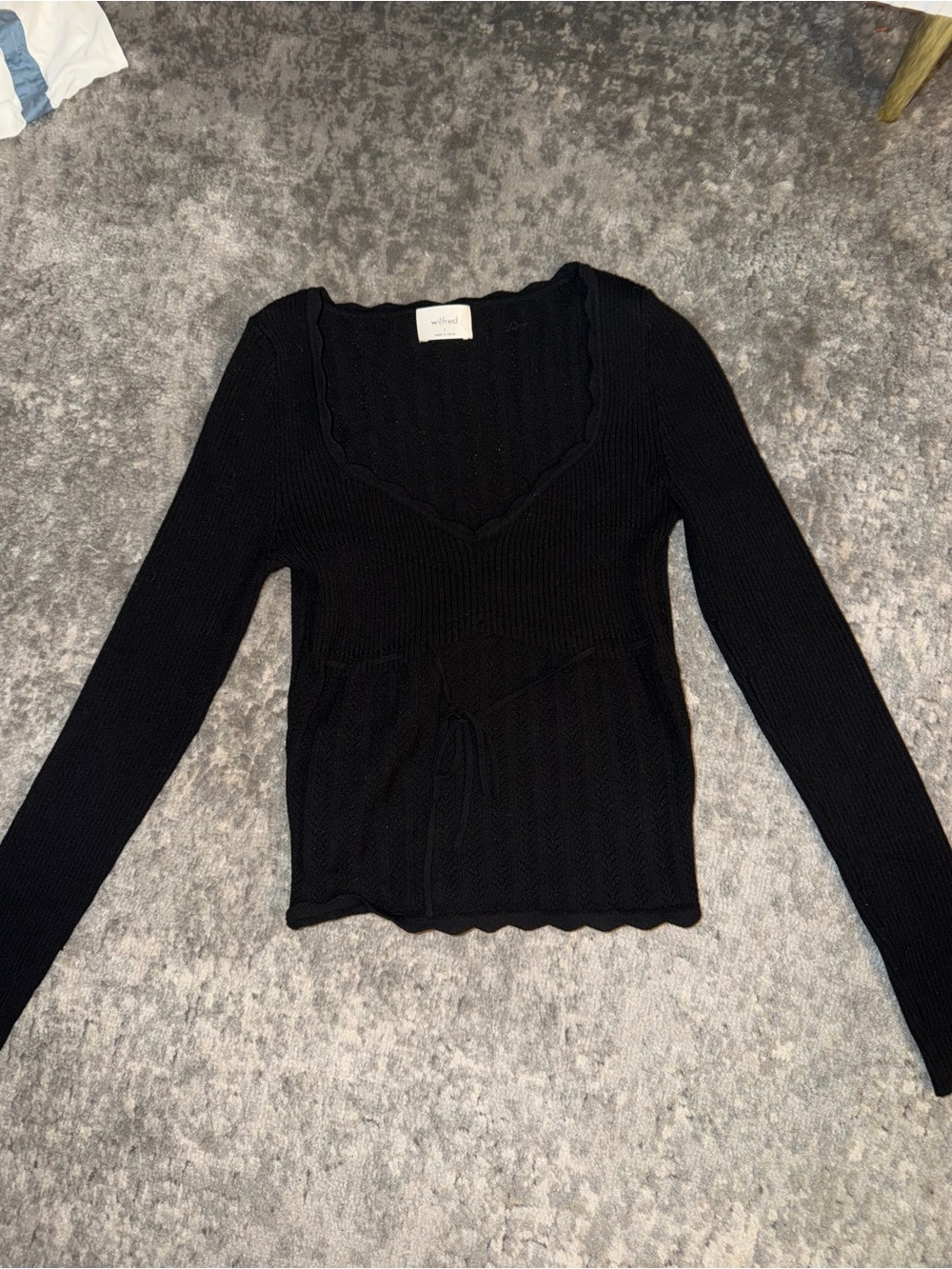 Cute black top from Aritzia!